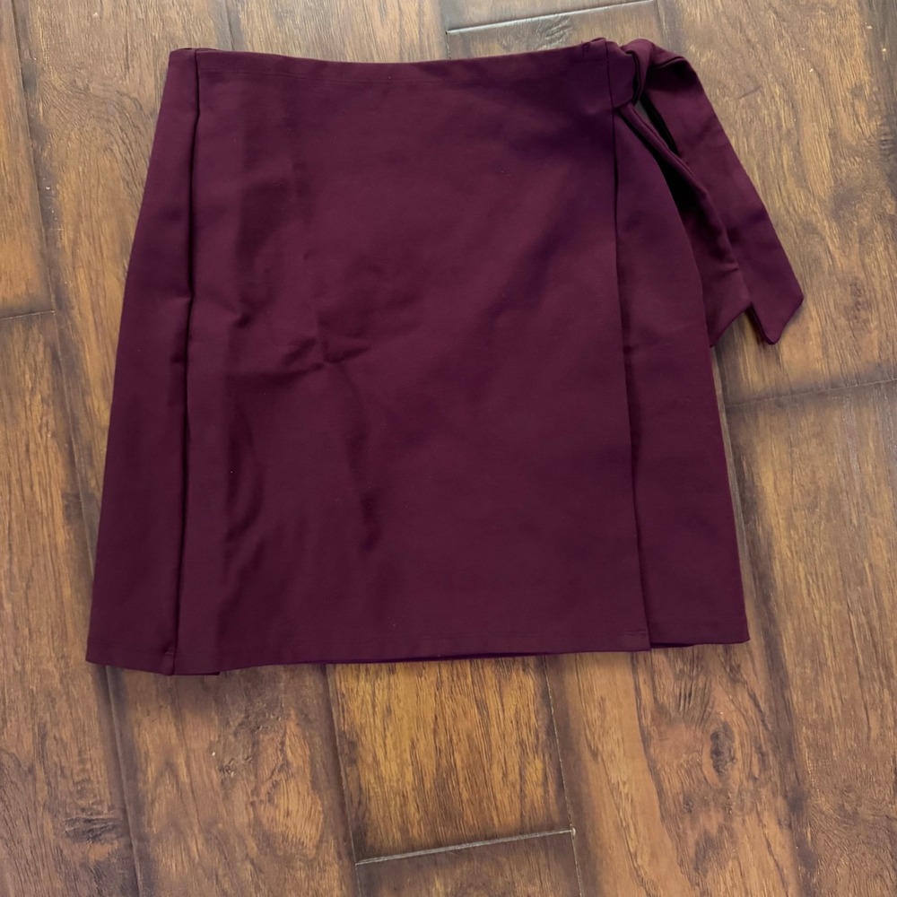 LOFT‎ Burgundy Wrap Skirt Size Small Tie Waist Mini Stretch Career Work Skirt